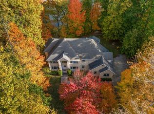 419 River Run Dr, Saint Joseph, MI 49085