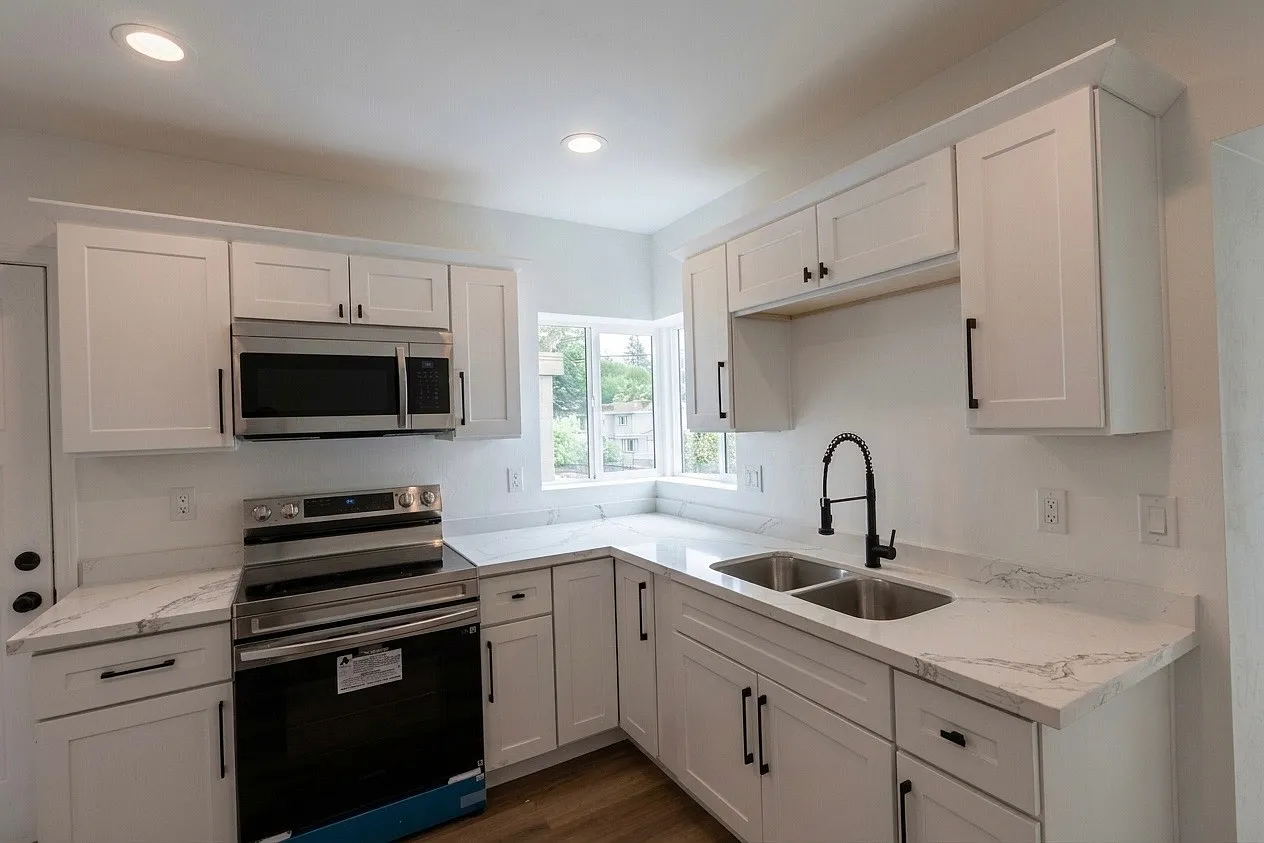 3 bed, 1368 sqft, $2,495 — Photo 4