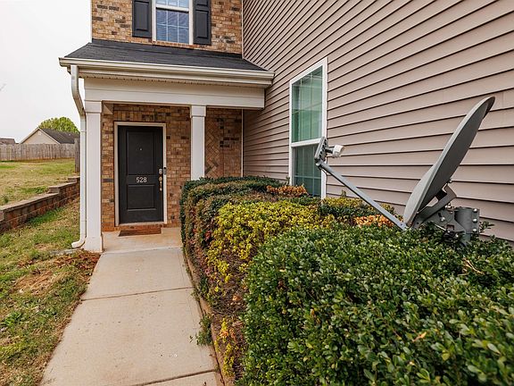 3rd image of 528 Bailey Elizabeth Way