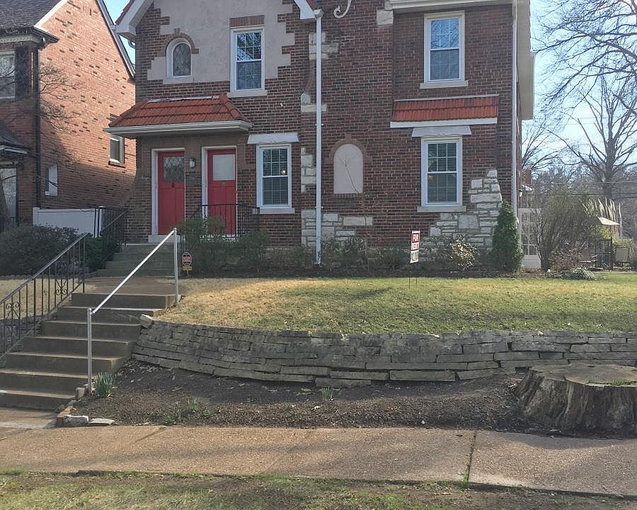 Front view of the property