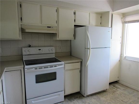 4th image of 321 Cape Coral Pkwy W APT 103