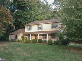 824 Meadowview Dr, Kennett Square, PA 19348