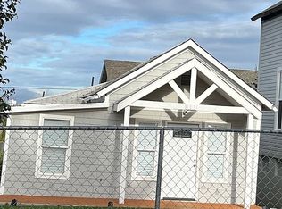 413 S 30th St, Tacoma, WA 98402