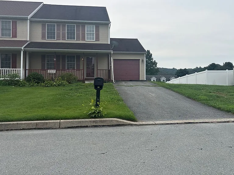 16 Vickilee Dr — Photo 1
