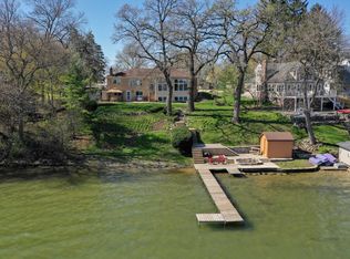 6 E Lake Shore Dr, Round Lake Park, IL 60073