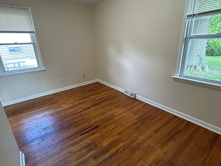 1132 Maple Ave — Photo 8