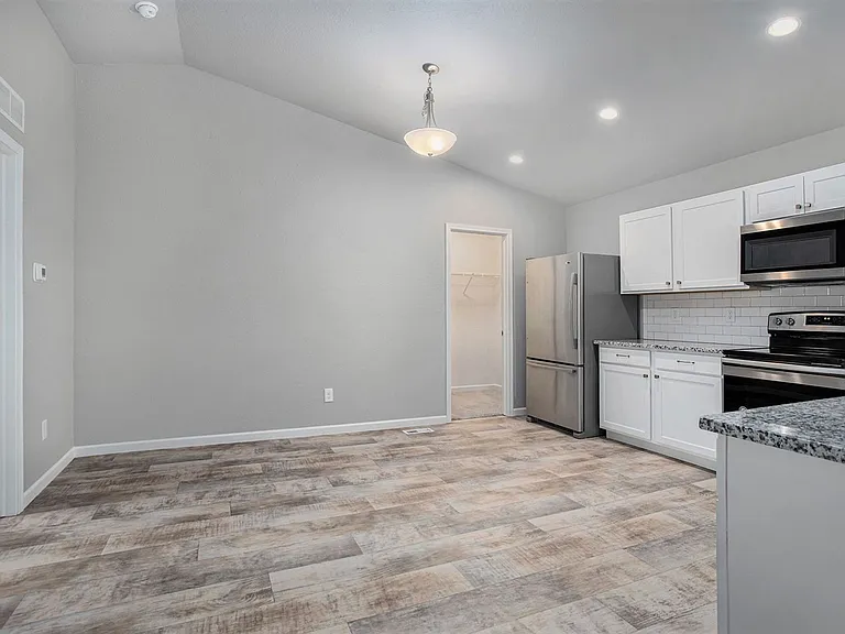 16573 Charles Town Dr — Photo 3