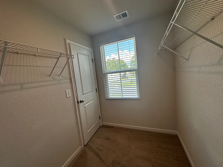304 Forecastle St — Photo 12