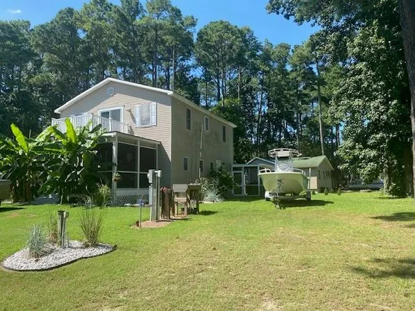 6335 Wallops Dr, Horntown, VA 23395