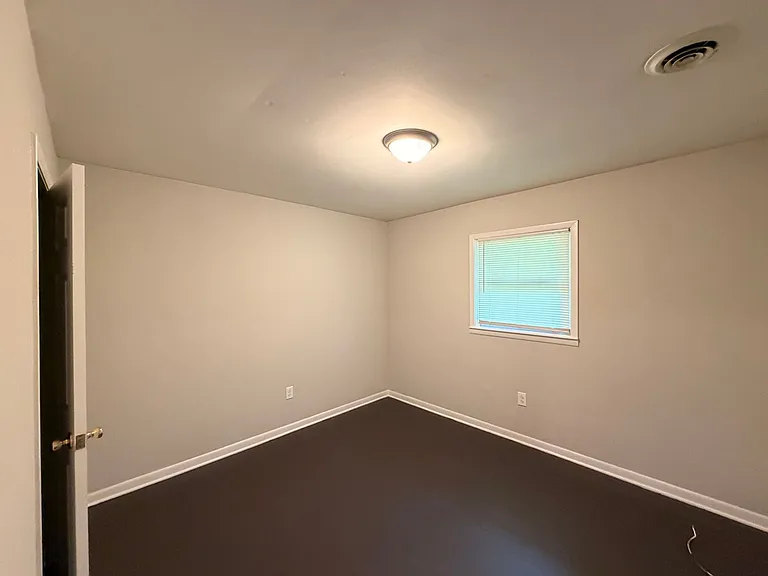 1706 Minerva Dr — Photo 8