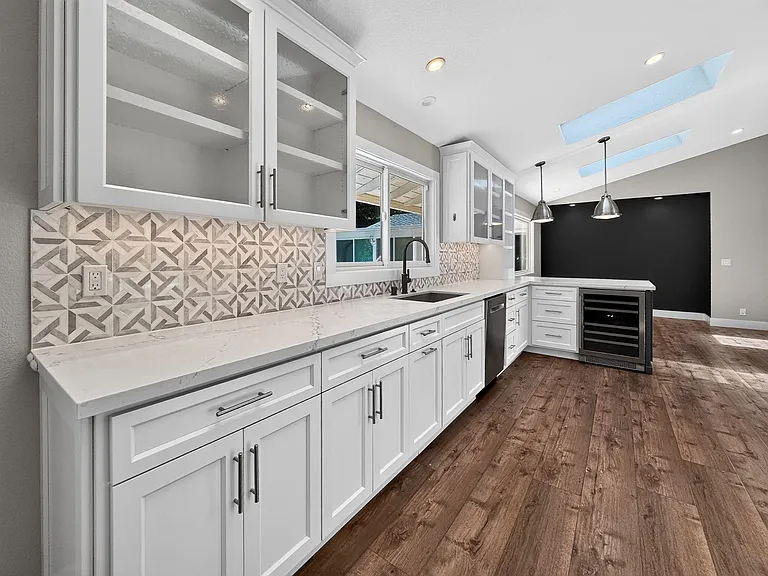 3221 Lunada Ln — Photo 13