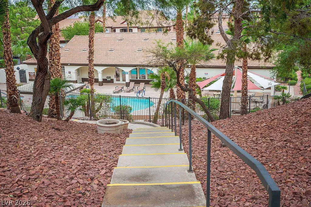 1 bed, 1.0 bath, 701 sqft, $1,250 — Photo 4
