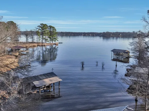 254 S Lakeshore Dr, Benton, LA 71006