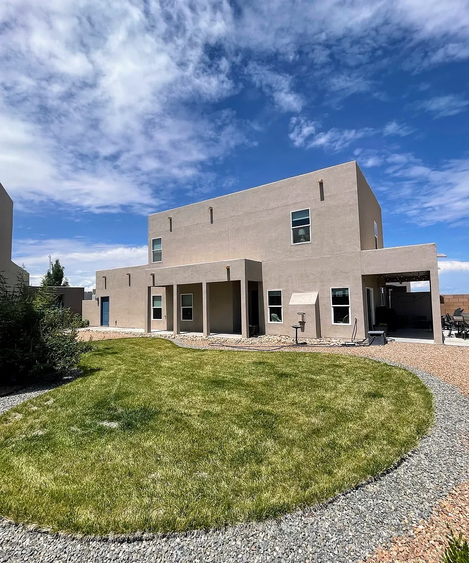 $2,400/Month Modern 3-Bed/3 Bath Home with Dedicated Office, Loft and Panoramic Mountain Views — Photo 2