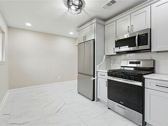 5th image of 660 Grovewood Dr