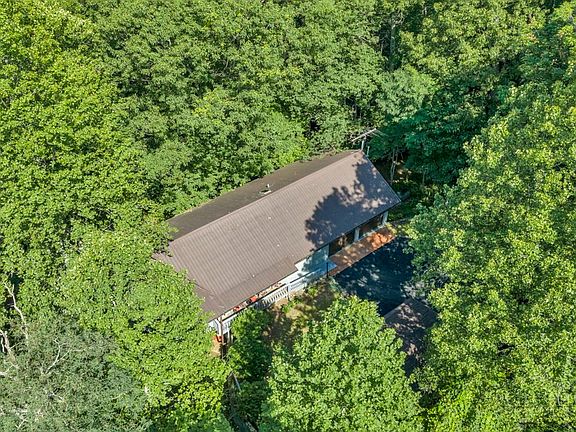 5th image of 102 Ginger Hollow Road