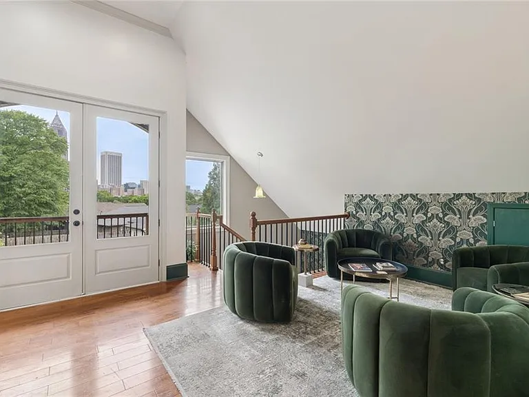 460 Felton Dr NE — Photo 32