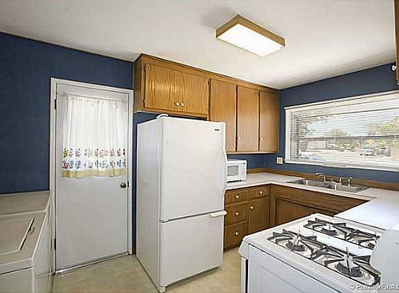 2nd image of 4853 Longford St
