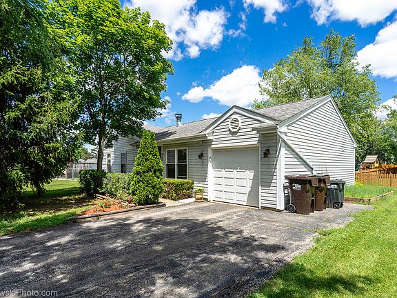 3rd image of 886 Quincy Ct