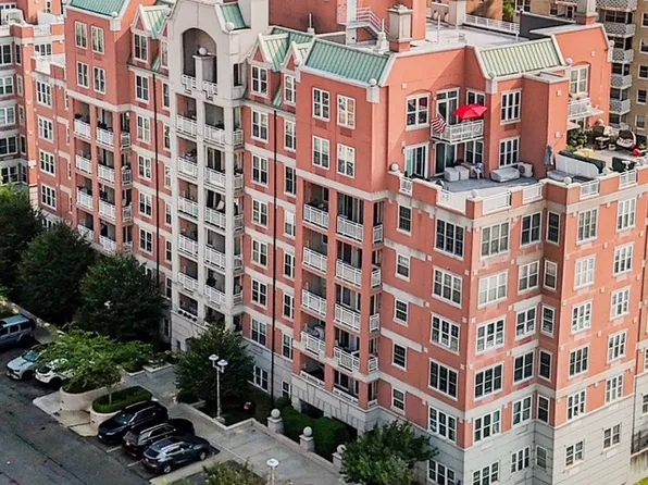 135 Oceana Drive East image 1 of 20