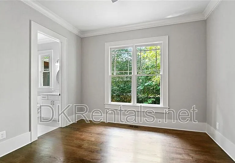 2272 Abby Ln NE — Photo 31