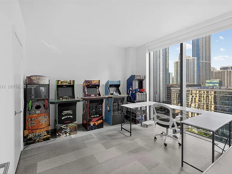 68 SE 6th St #1702 — Photo 27