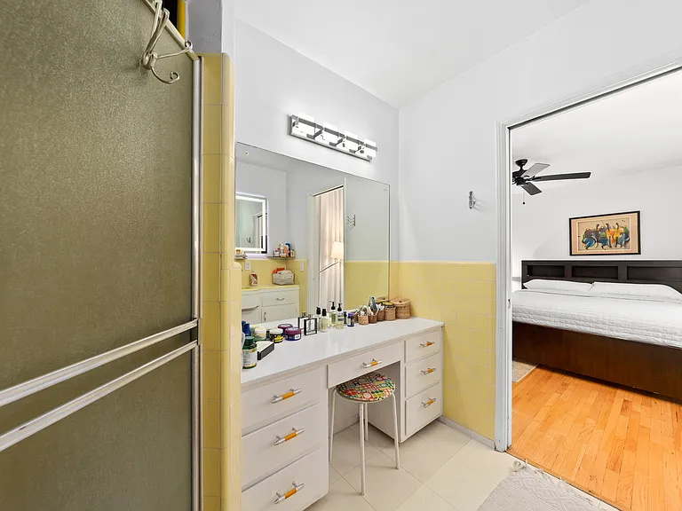 1330 N Crescent Heights Blvd #16A — Photo 17