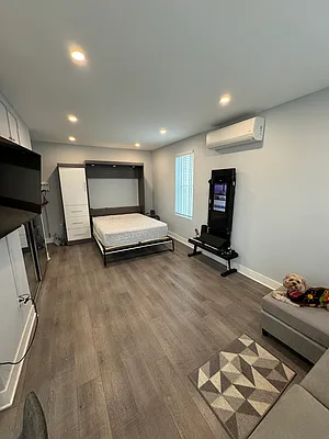 Rented by Bouklis Group | media 10