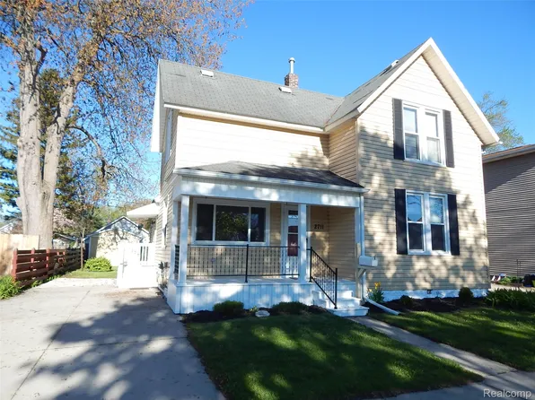 2711 Cherry St, Port Huron, MI 48060