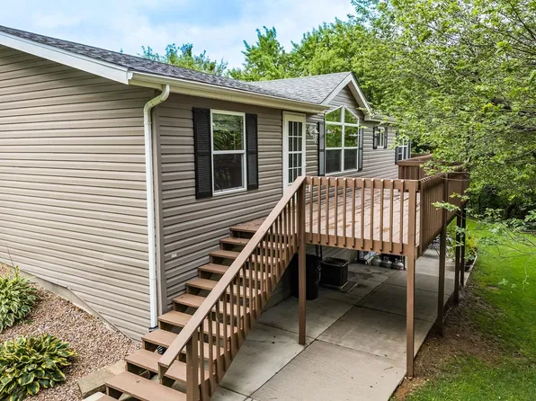 S6448 Crest Dr, Hillpoint, WI 53937