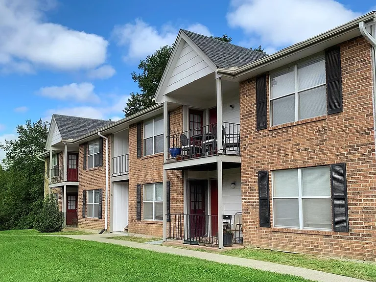Devling Place Apartments — Photo 14