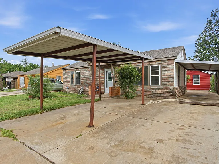 2228 SW Grand Blvd #B — Photo 15
