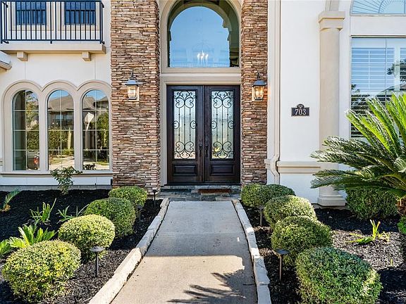 5th image of 703 Elmhurst Ct