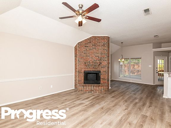 5th image of 2127 Stoneridge Dr
