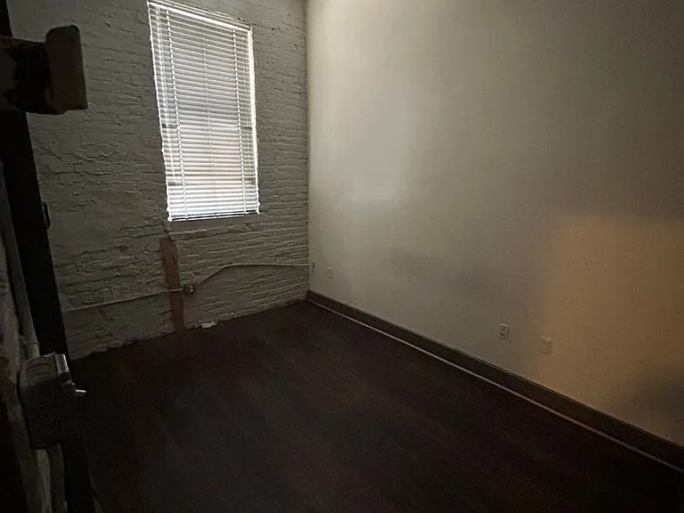 1100 Hull Street Apartments — Photo 11