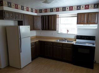 910 Fayette Pike APT 1, Montgomery, WV 25136