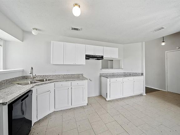 5th image of 5118 Quebec Blvd