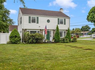 486 Namquid Dr, Warwick, RI 02888