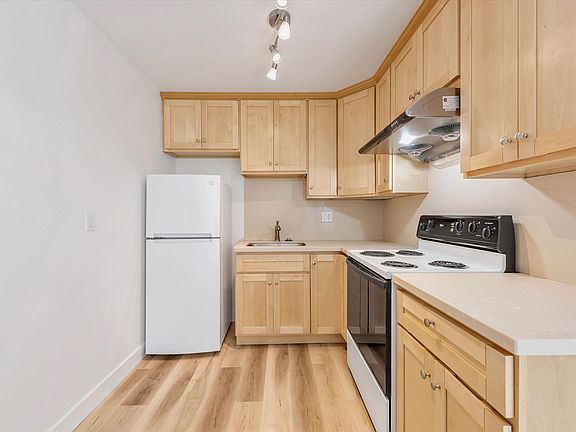 5th image of 326 32nd Ave #2