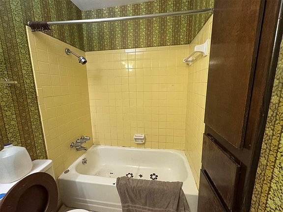 4th image of 7815 Grove Ridge Dr