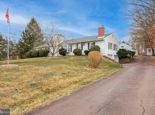 18 Hollow Rd, Telford, PA 18969