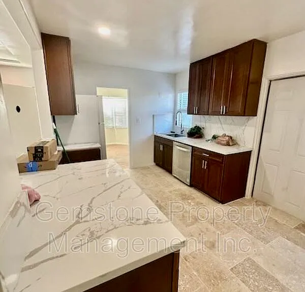 5017 College Ave — Photo 5