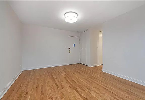2nd image of 142-05 Roosevelt Ave APT 332