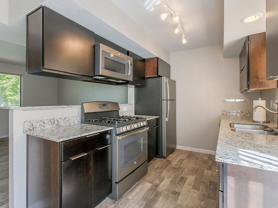 Kitchen with All Appliances