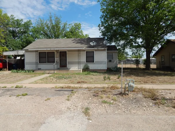 402 E Dale St, Winters, TX 79567