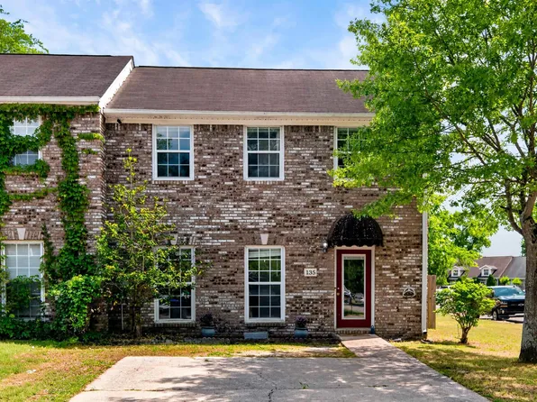 135 Chase Creek Cir, Pelham, AL 35124