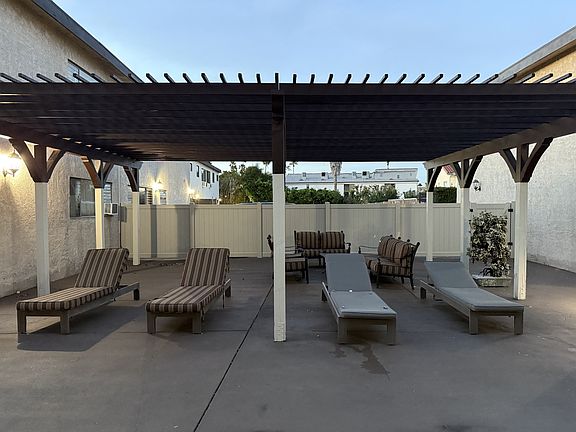 4th image of 4733 Haskell Ave APT 6