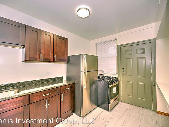 3rd image of 2915 W 60th St #1