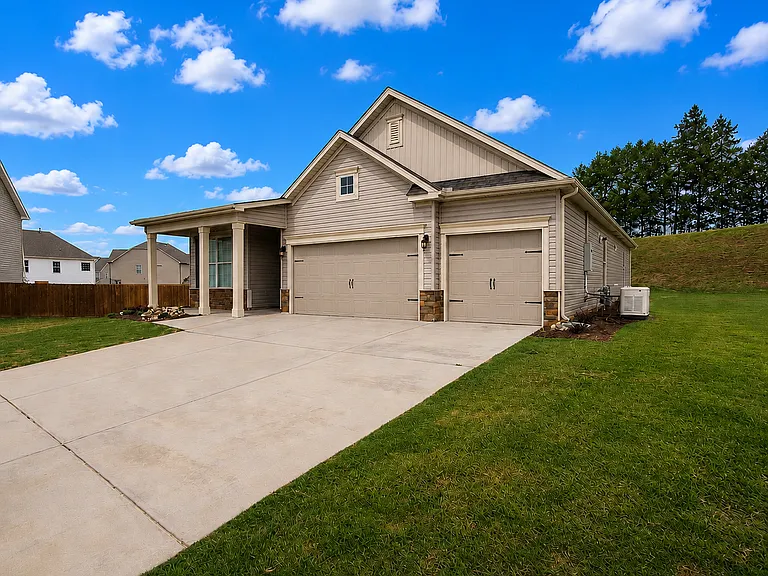 307 Maple Forge Way — Photo 4