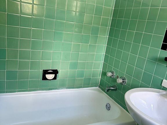 4th image of 3000 Granada St APT 4